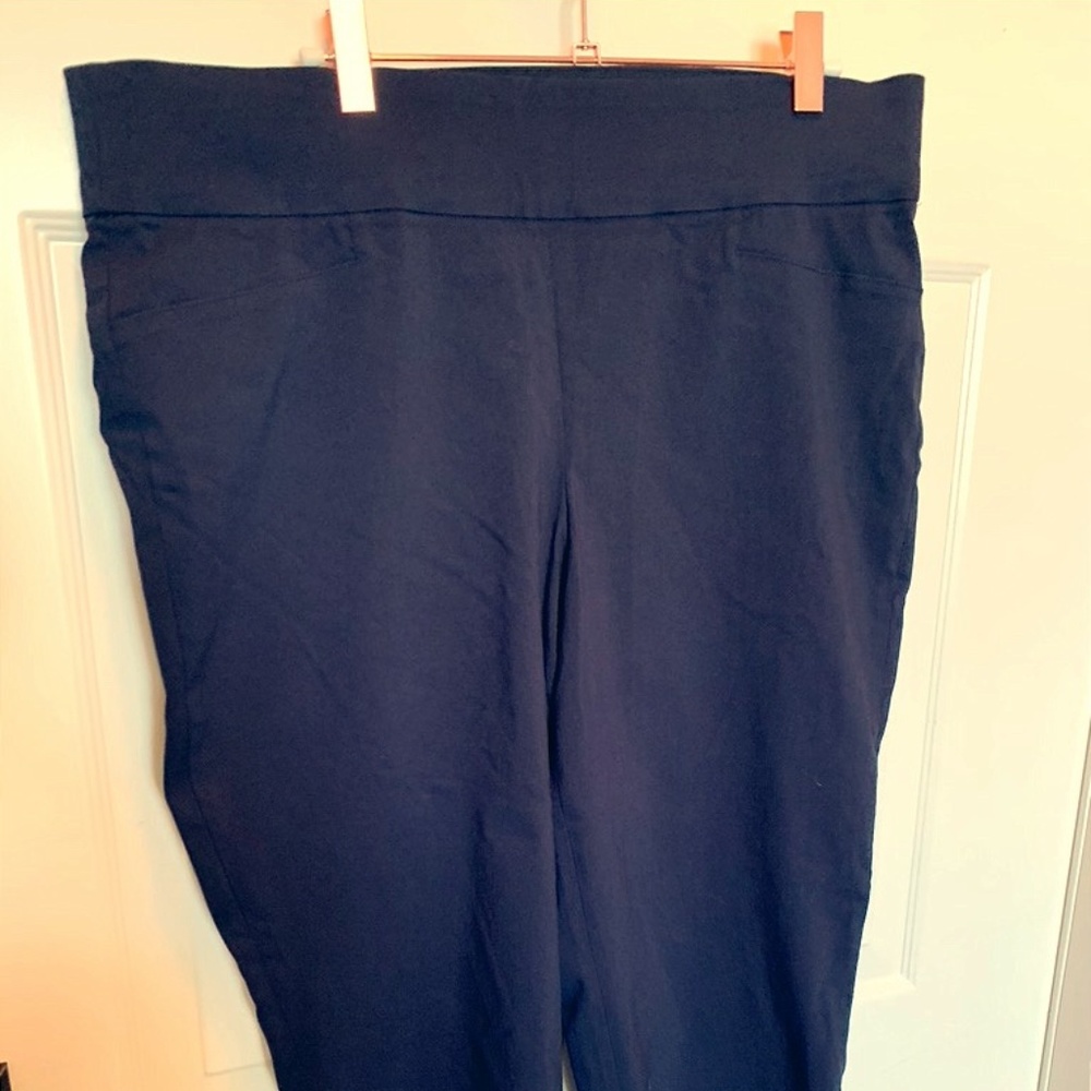 Rafaela Navy Blue Plus Size Stretch Capri Pants